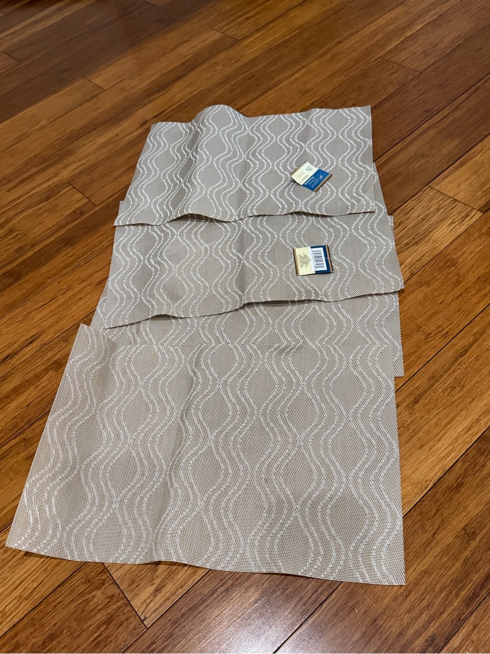 NWT Set of 4 placemats beige